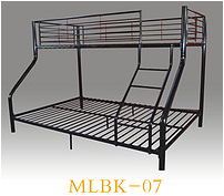 Triple bunk bed