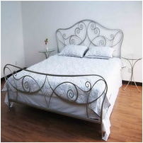 Hand forged / wrought iron bed