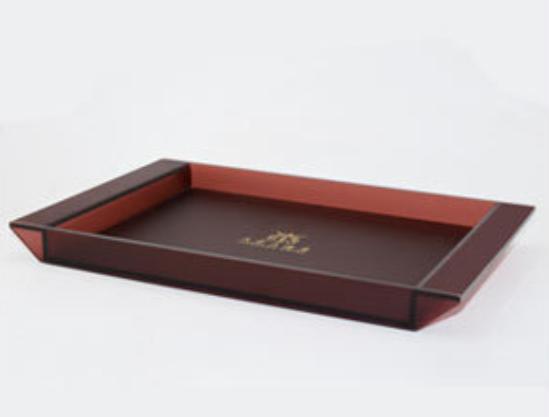 Tray-Matted Red