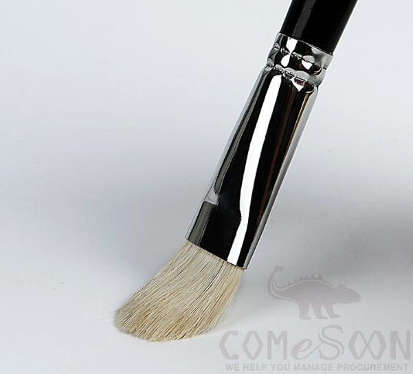 Gouache brush