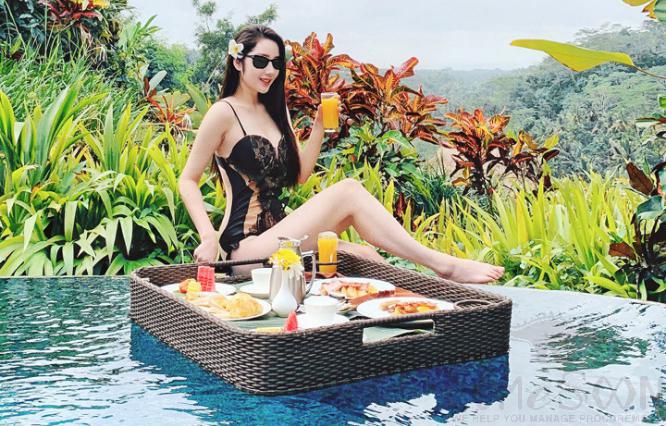 Swimming pool floating table-100*60cm,metal frame + imitation rattan,100*60*20cm