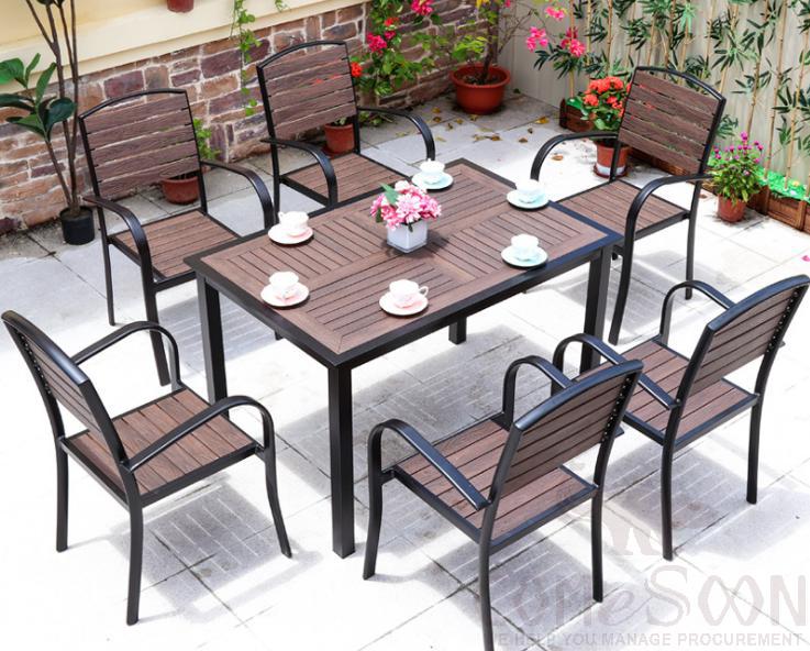 Outdoor plastic wood table and chair