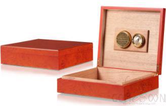 Cigar box humidor