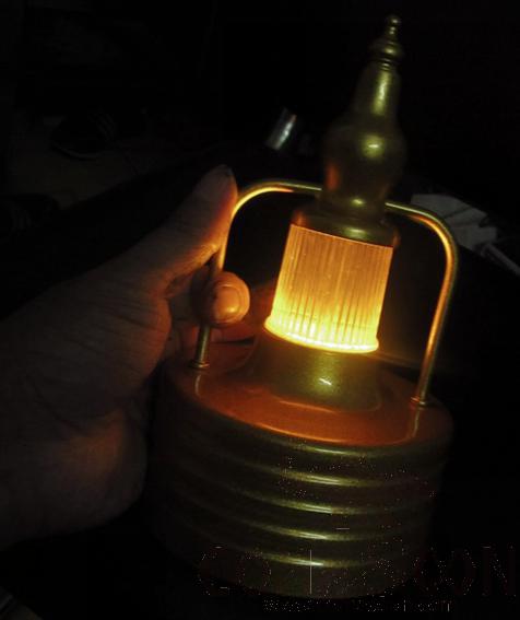 Metal desk lamp - yellow light/ 100204