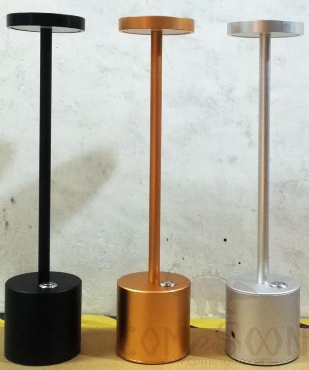 Metal desk lamp - white or warm white/ 100204