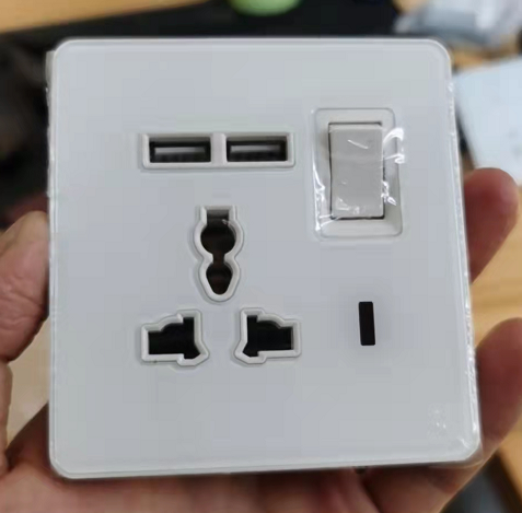 16A,250V with 2 USB and power switch on/off with led