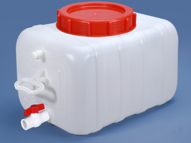 Horizontal square water tank 25L with PVC switch