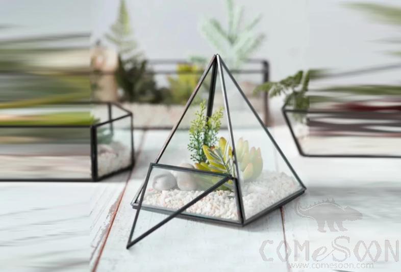 Four sided pyramid flower house, Glass + Copper, 14 * 14 * 18cm, Black