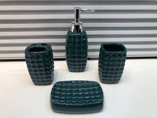 Ceramic Monochrome Four Piece Set-Succulents,HighTemperaturePorcelain,Sanitizerbottle:5*4.5*19cm
Toothbrushholder:5*4.5*10cm
cup:5*4.5*10cm
Soapbox:12*8*3cm