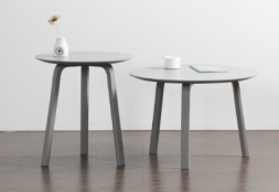 Table, curved wood craftsmanship paste ash veneer + spray paint
, 60φx41.5cm