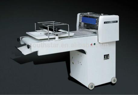 Toast Moulder 139*66*106cm, 0.8~1.13KW