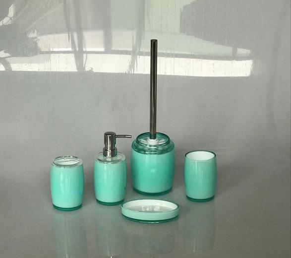 Triangular soap dispenser bottle，PS，green，Soap dispenser bottle of 7.3 * 17.5 cm;
Toothbrush holder 7.3 * 11.5 cm;
Mouthwash cup 7.3 x 11 cm;
Soap dish of 13.4 * 9.8 * 2.5 cm;
Toilet brush 10 * 38 cm