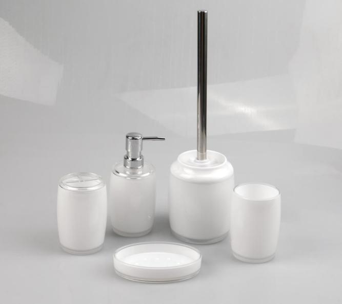 Triangle mouthwash cup，PS，green，Soap dispenser bottle of 7.3 * 17.5 cm;
Toothbrush holder 7.3 * 11.5 cm;
Mouthwash cup 7.3 x 11 cm;
Soap dish of 13.4 * 9.8 * 2.5 cm;
Toilet brush 10 * 38 cm