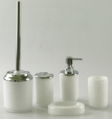 Five-piece rhomboid pattern set，PS，white，Soap dispenser bottle of 7.4 * 17.5 cm;
Toothbrush holder 7.3 * 11.5 cm;
Mouthwash cup 7.3 x 11 cm;
Soap dish 9 * 12.8 * 2.8 cm;
Toilet brush 10.5 * 38.2 cm