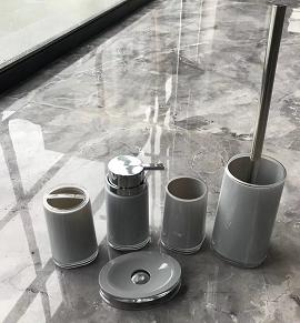 Big square Soap dish，PS，grey，Soap dispenser bottle 7.3 * 15 cm;
Toothbrush holder 7.3 * 11.8 cm;
Mouthwash cup 7.3 * 11.5 cm;
Soap dish 9 * 12.7 * 2.5 cm;
Toilet brush 9.5 * 37.5 cm