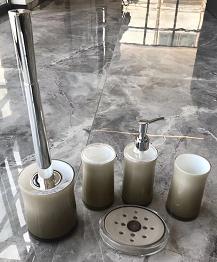 Oblate round Soap dish，PS，grey，Soap dispenser bottle of 16.8 * 16.8 cm;
Toothbrush holder 6.8 * 12.3 cm;
Mouthwash cup 6.8 * 12 cm;
Soap dish 13 * 2.5 * 2.5 cm;
Toilet brush 9.5 * 37.7 cm