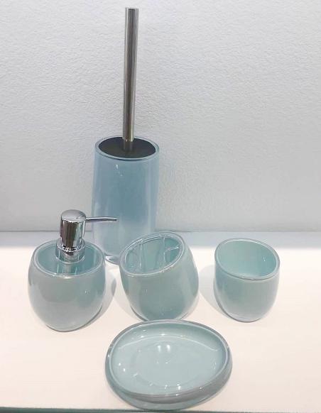 Soap dish，PS，blue，Soap dispenser bottle 8.5 * 7 * 17.5 cm;
Toothbrush holder 8.5 * 7 * 11 cm;
Mouthwash cup 7.8 * 7.2 * 8.5 cm;
The Soap dish of 13.8 * 9.5 * 2.8 cm;
Toilet brush 8.5 * 35.5 cm