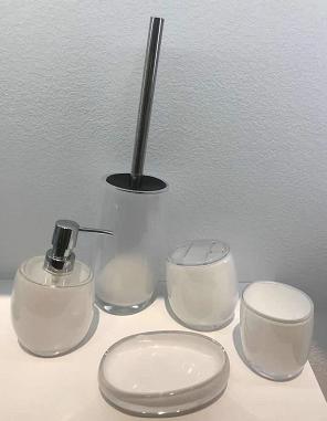 Soap dish，PS，white，Soap dispenser bottle 8.5 * 7 * 17.5 cm;
Toothbrush holder 8.5 * 7 * 11 cm;
Mouthwash cup 7.8 * 7.2 * 8.5 cm;
Soap dish 13.8 * 9.5 * 2.8 cm;
Toilet brush 8.5 * 35.5 cm